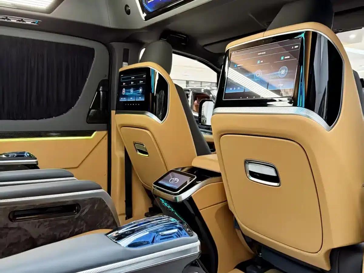 2025 HIACE 3.5L Automatic — миниатюра 13