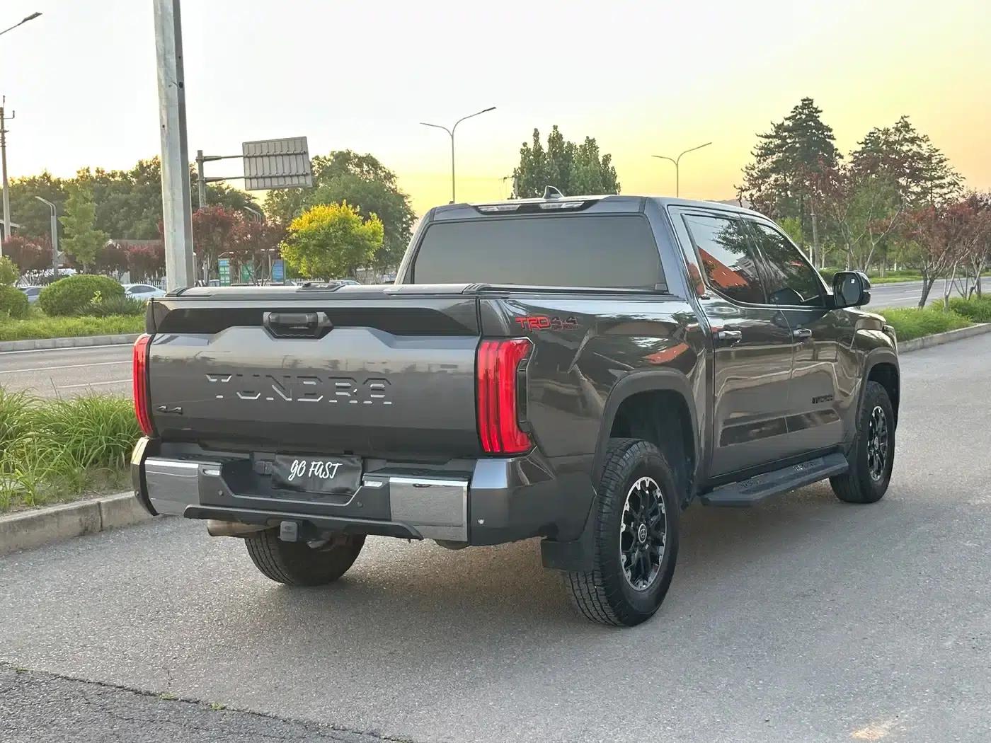 2023 Tundra 3.5T Canadian Spec — миниатюра 4