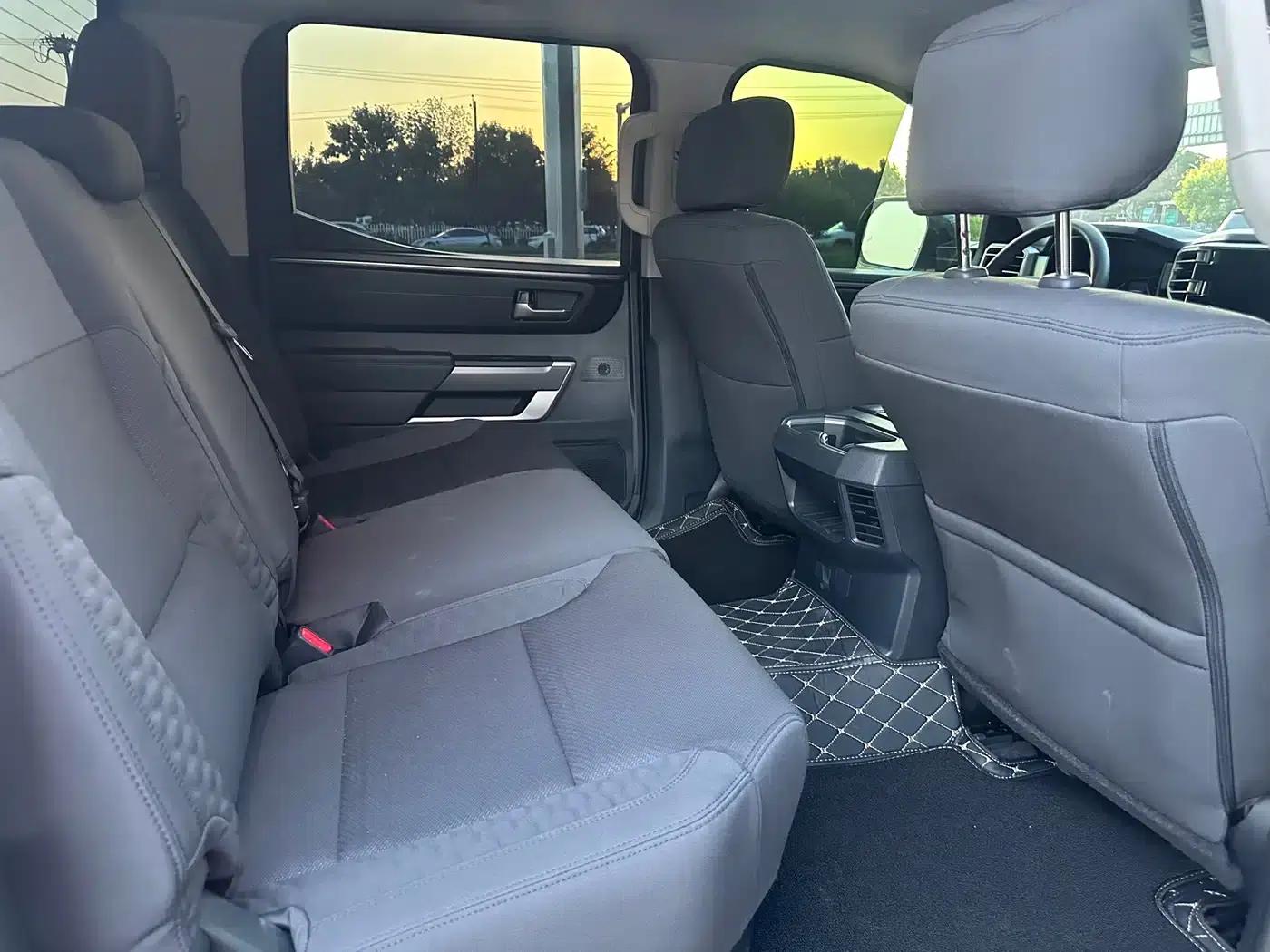 2023 Tundra 3.5T Canadian Spec — миниатюра 10