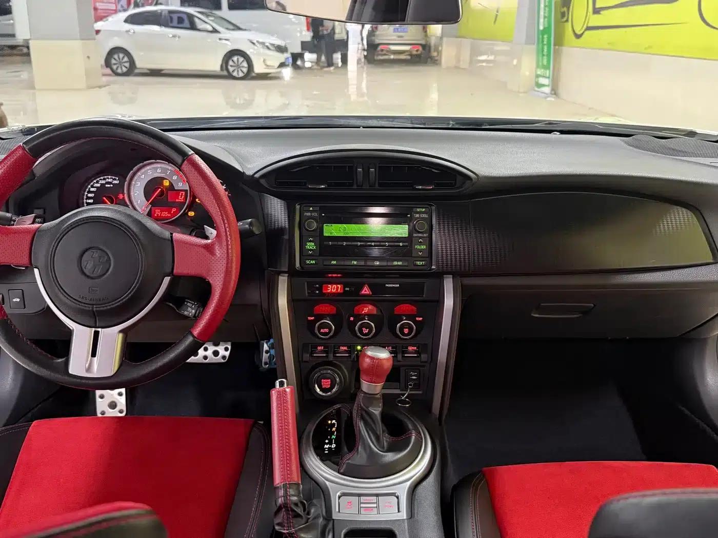 Toyota 86 2013 2.0L Automatic Luxury — миниатюра 11
