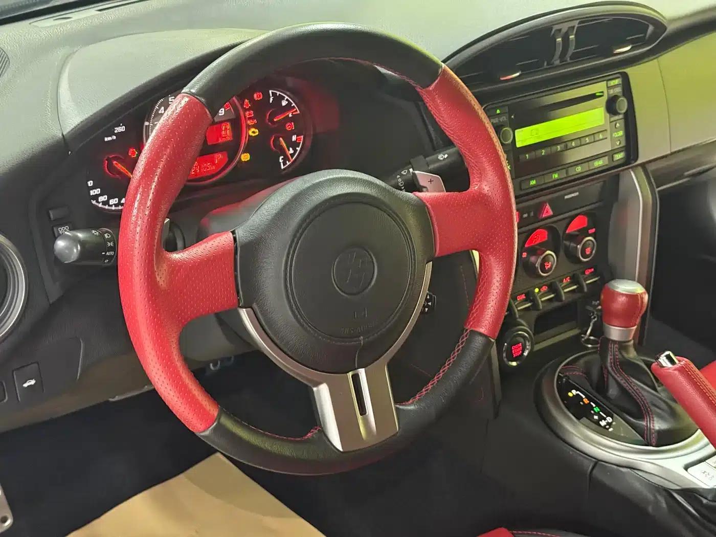 Toyota 86 2013 2.0L Automatic Luxury — миниатюра 13