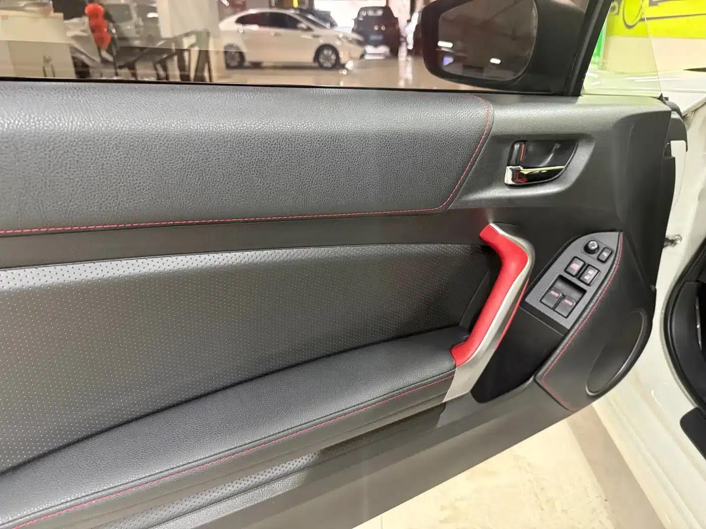 Toyota 86 2013 2.0L Automatic Luxury — миниатюра 14