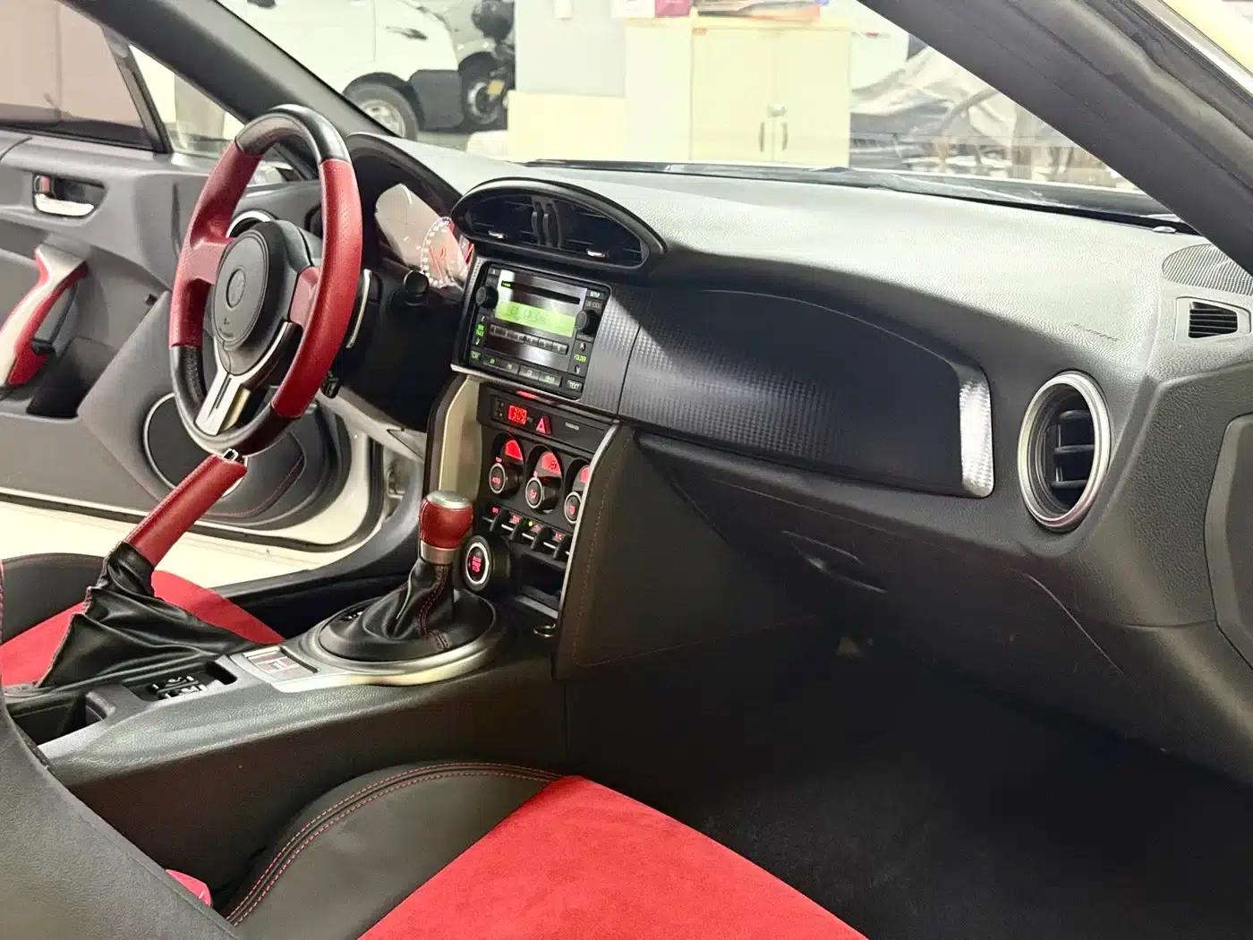 Toyota 86 2013 2.0L Automatic Luxury — миниатюра 17