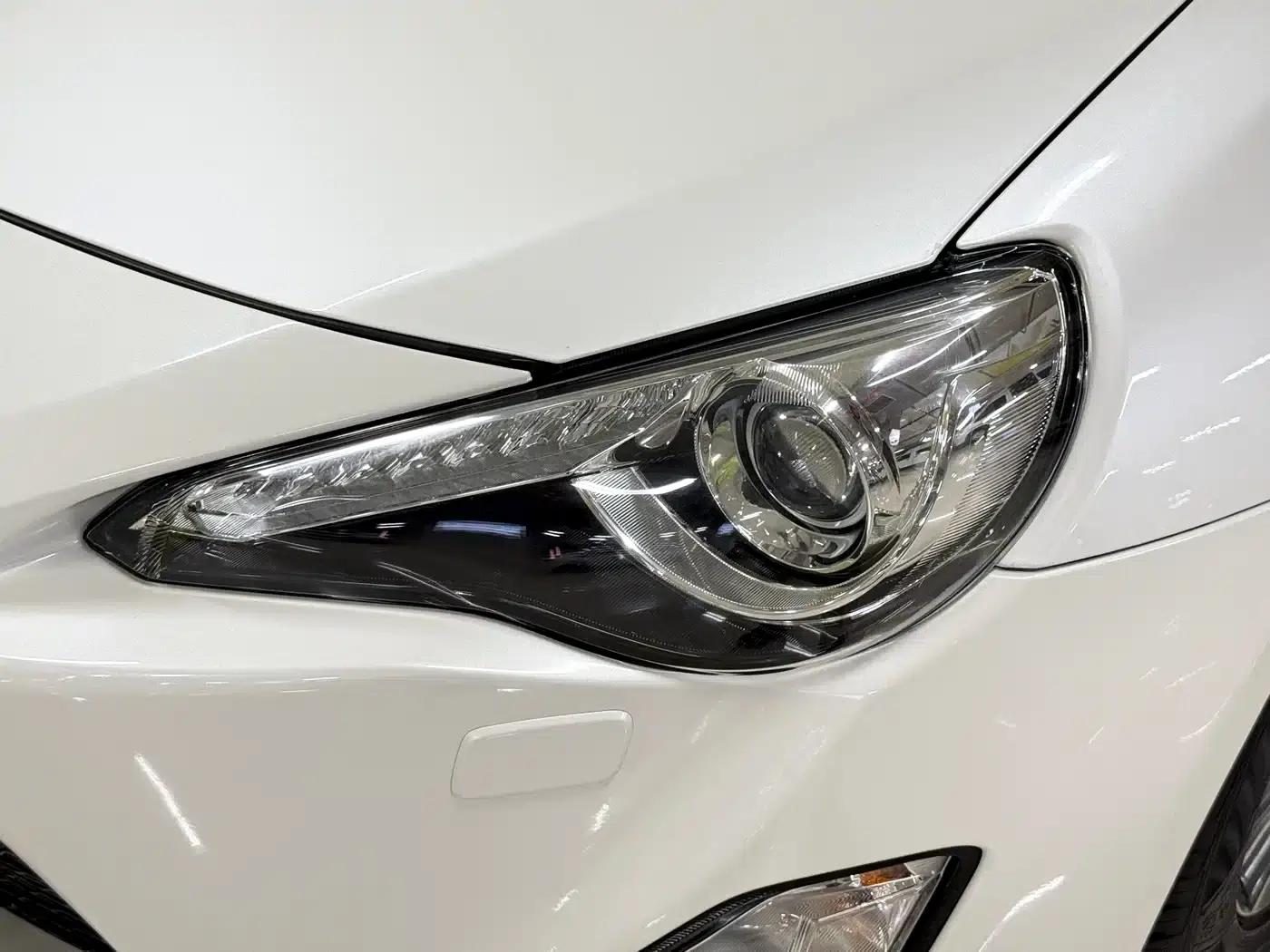 Toyota 86 2013 2.0L Automatic Luxury — миниатюра 3