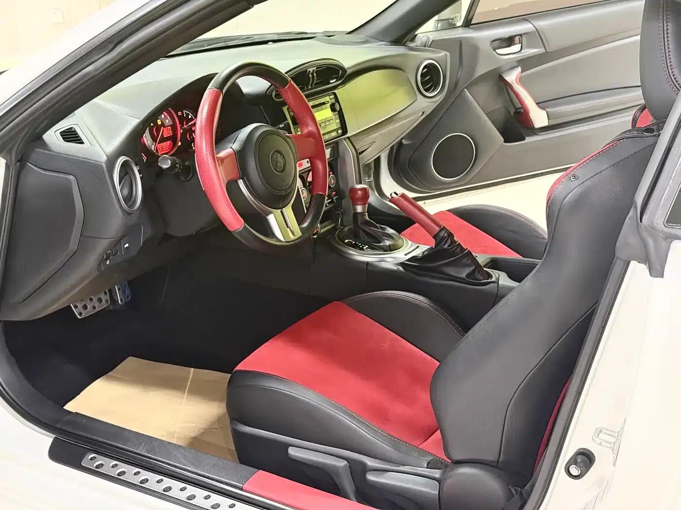 Toyota 86 2013 2.0L Automatic Luxury — миниатюра 9