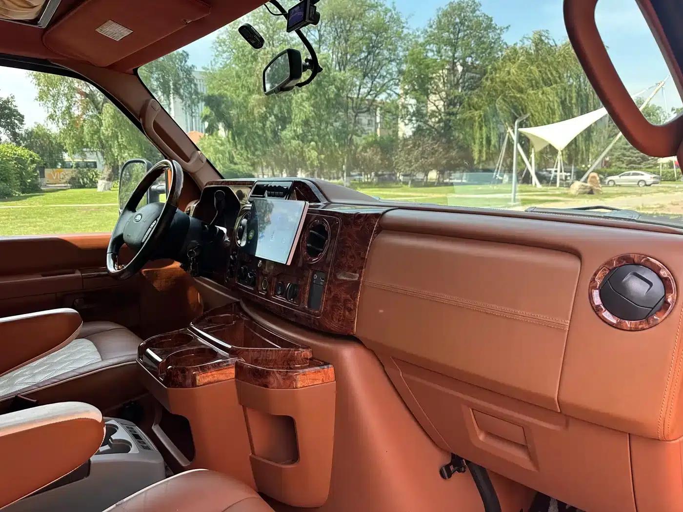Ford E350 2013 5.4L Maestro Edition — миниатюра 11