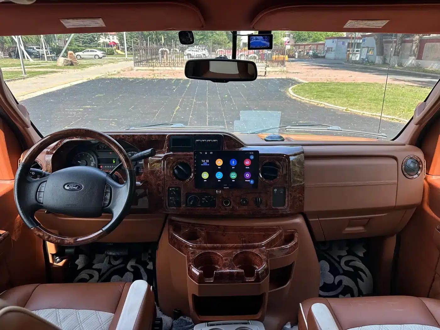 Ford E350 2013 5.4L Maestro Edition — миниатюра 14