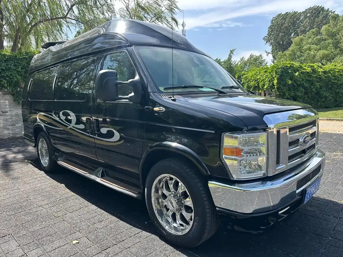 Ford E350 2013 5.4L Maestro Edition — миниатюра 3