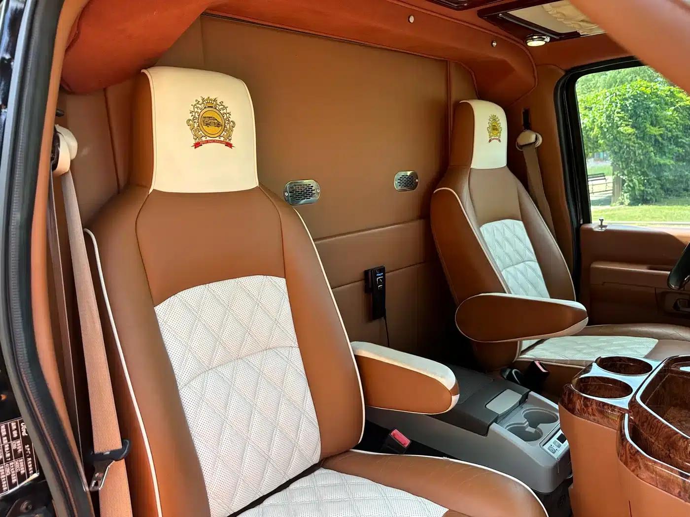 Ford E350 2013 5.4L Maestro Edition — миниатюра 23