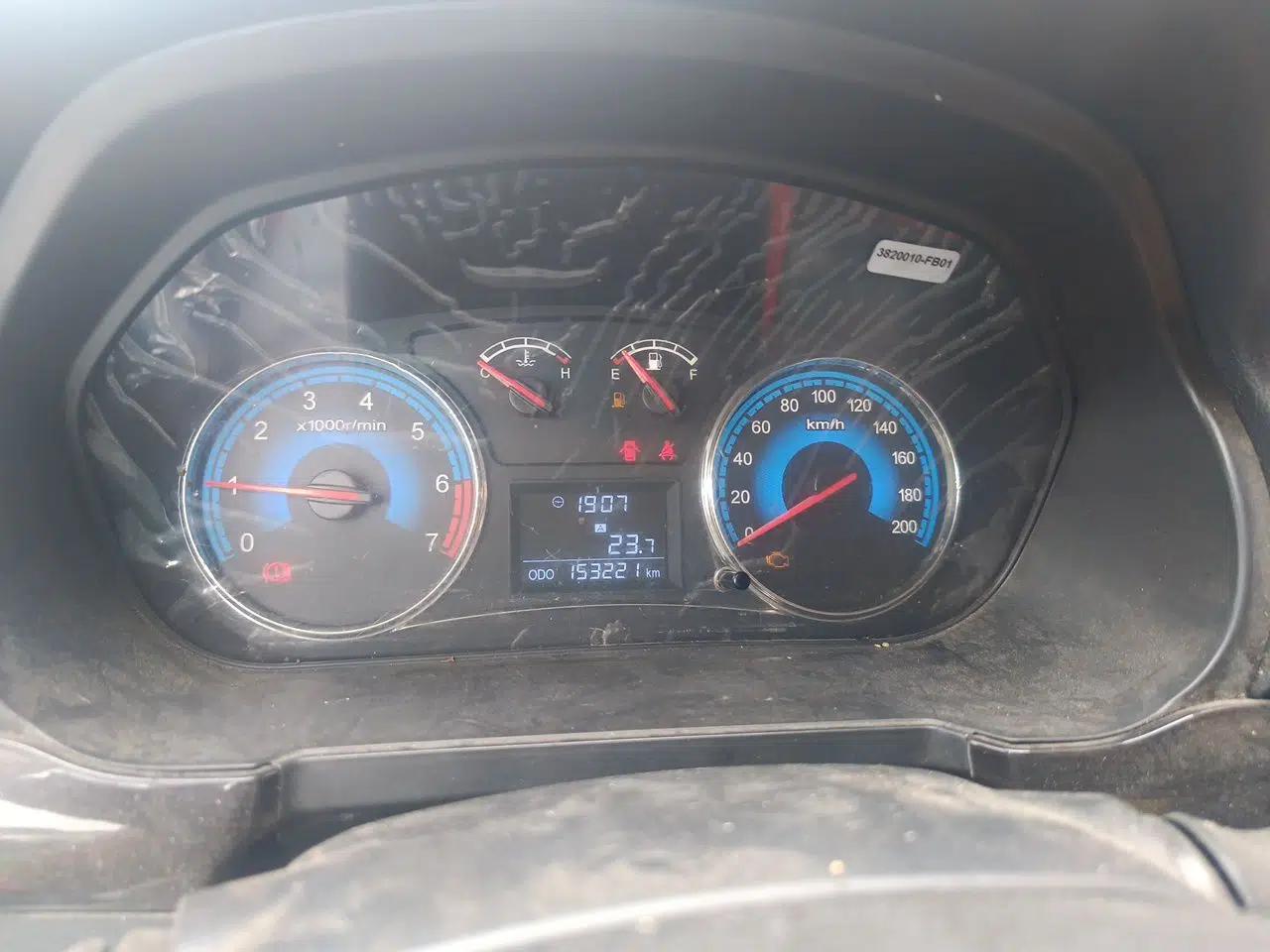 Dongfeng Fengon 370 2016 1.5L Manual Luxury Model 5 Seats — миниатюра 11