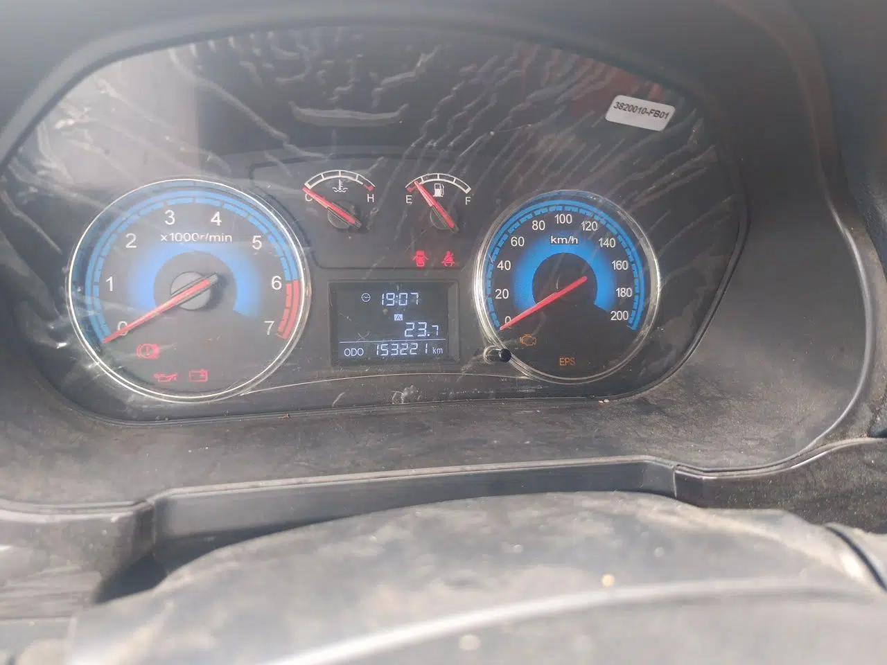 Dongfeng Fengon 370 2016 1.5L Manual Luxury Model 5 Seats — миниатюра 12
