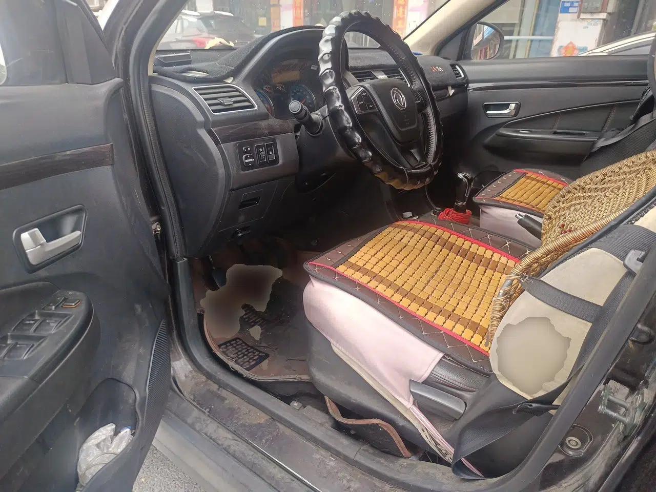 Dongfeng Fengon 370 2016 1.5L Manual Luxury Model 5 Seats — миниатюра 16