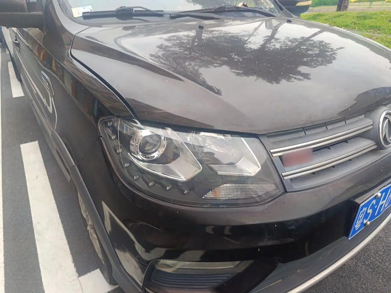 Dongfeng Fengon 370 2016 1.5L Manual Luxury Model 5 Seats — миниатюра 7