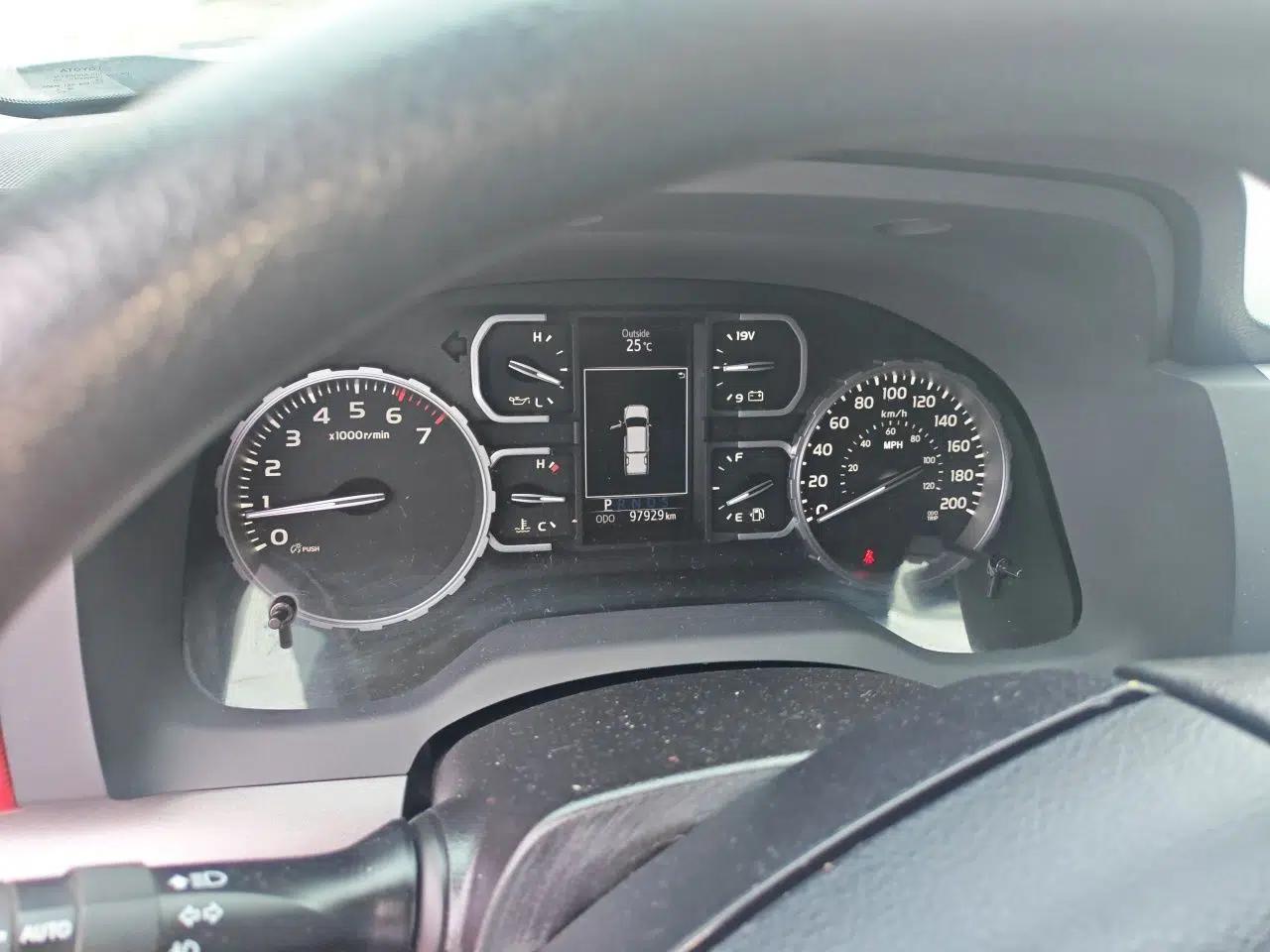 Toyota Tundra — миниатюра 11
