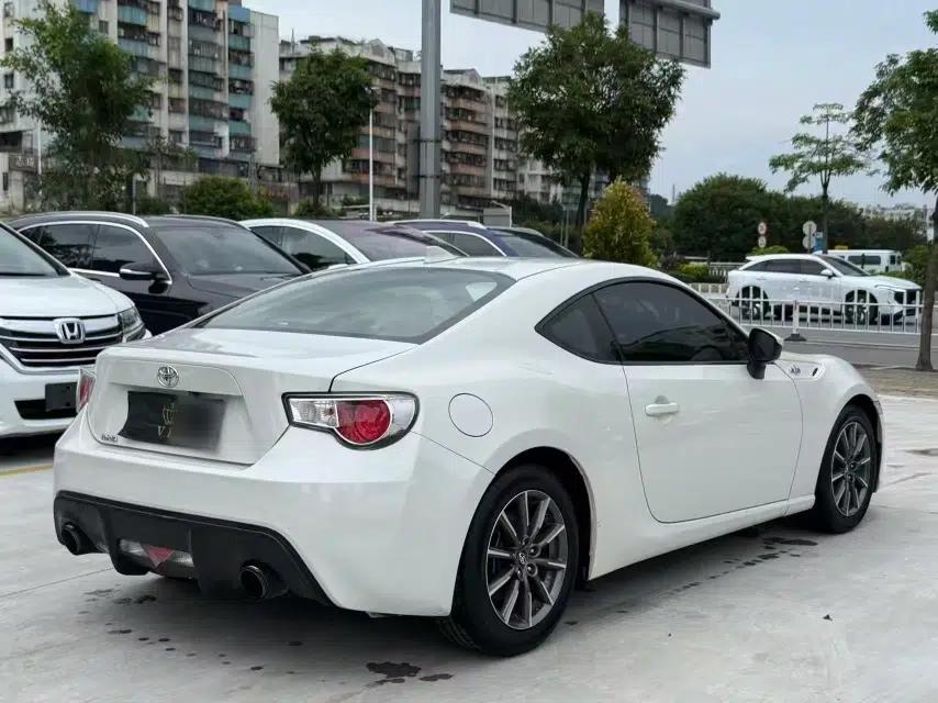 Toyota 86 2014 2.0L Automatic Luxury Version — миниатюра 13