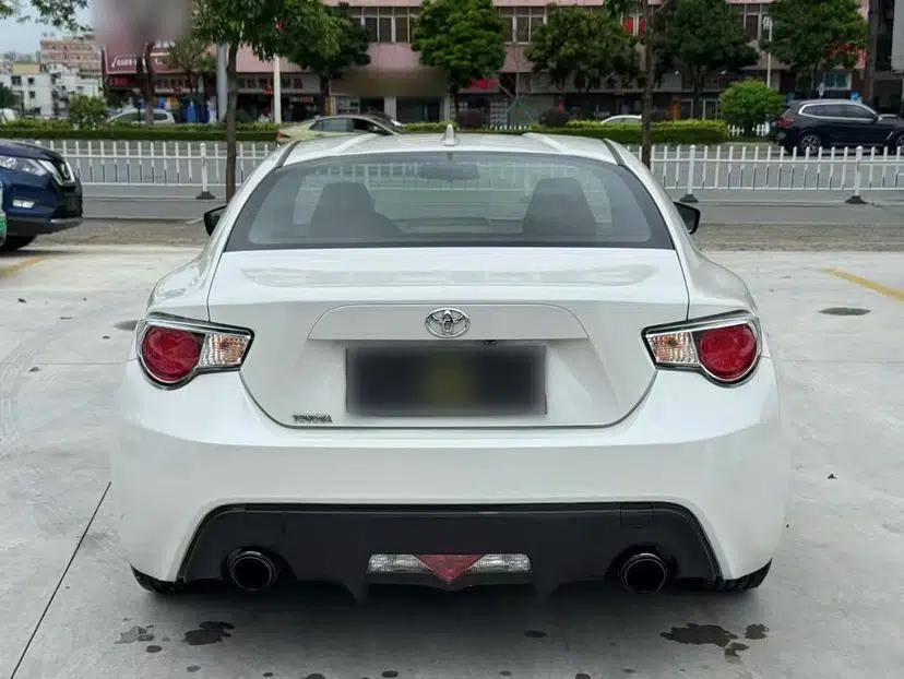 Toyota 86 2014 2.0L Automatic Luxury Version — миниатюра 17