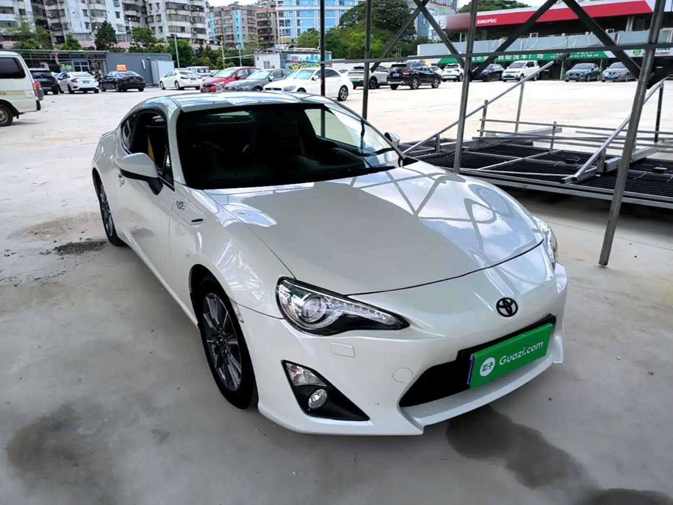 Toyota 86 2014 2.0L Automatic Luxury Version — миниатюра 3