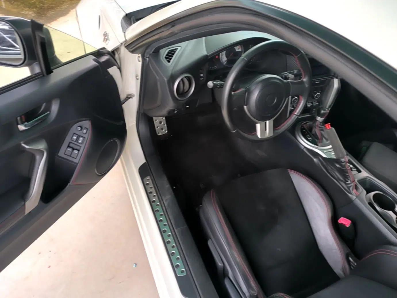Toyota 86 2014 2.0L Automatic Luxury Version — миниатюра 24