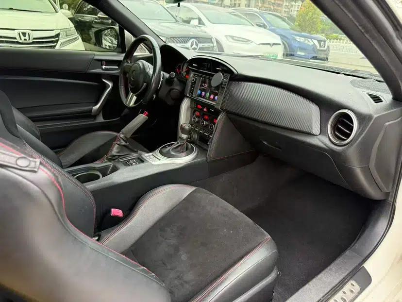 Toyota 86 2014 2.0L Automatic Luxury Version — миниатюра 29