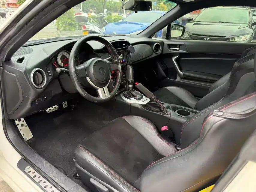 Toyota 86 2014 2.0L Automatic Luxury Version — миниатюра 30