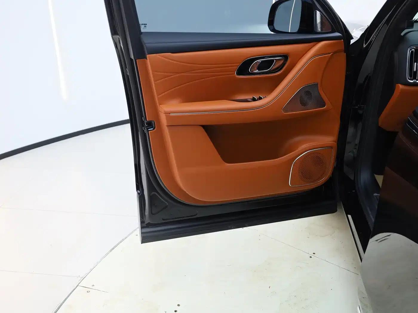 Galaxy M9 2025 210km/h AWD Navigator Edition — миниатюра 5
