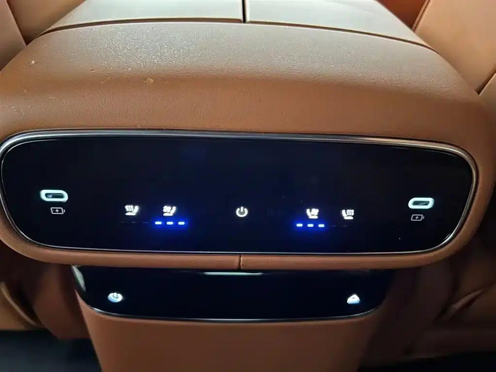 Galaxy M9 2025 210km/h AWD Navigator Edition — миниатюра 15