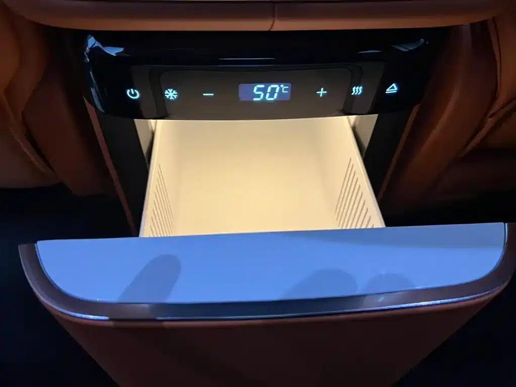 Galaxy M9 2025 210km/h AWD Navigator Edition — миниатюра 16