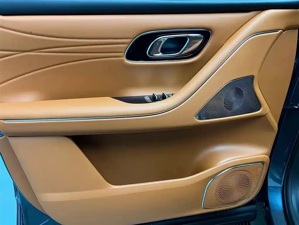 Galaxy M9 2025 210km/h AWD Navigator Edition — миниатюра 5