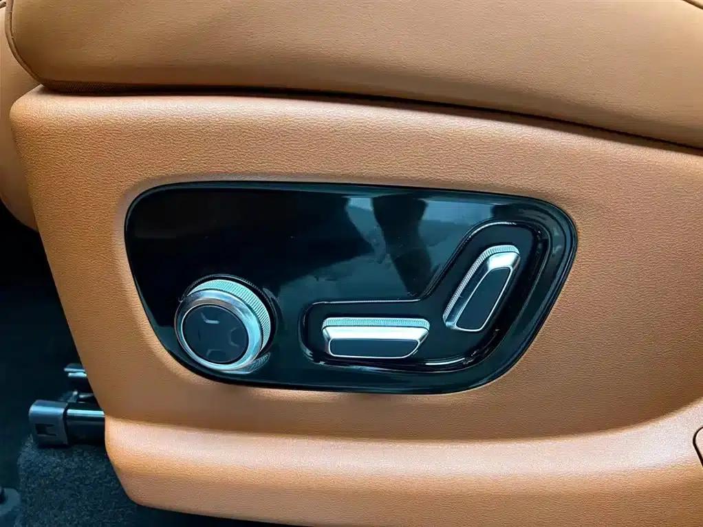 Galaxy M9 2025 210km/h AWD Navigator Edition — миниатюра 6