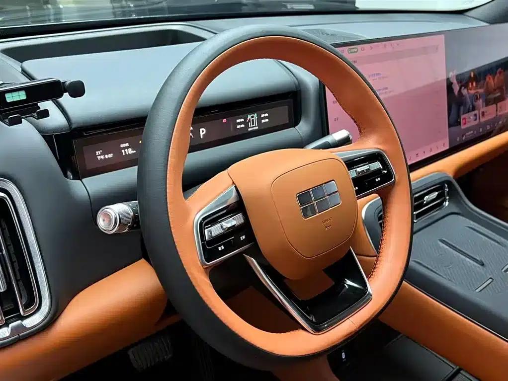 Galaxy M9 2025 210km/h AWD Navigator Edition — миниатюра 7