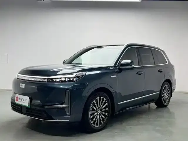 Galaxy M9 2025 210km/h AWD Navigator Edition