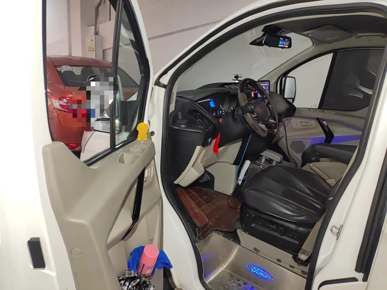 Ford Tourneo Custom 2017 2.0T Automatic Elite Edition — миниатюра 16