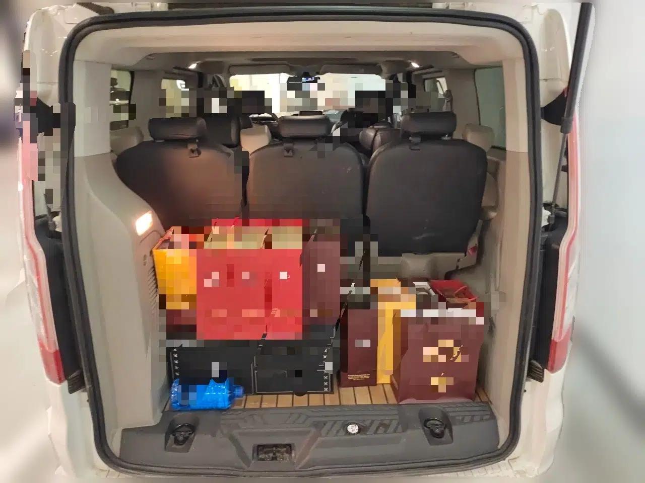 Ford Tourneo Custom 2017 2.0T Automatic Elite Edition — миниатюра 19