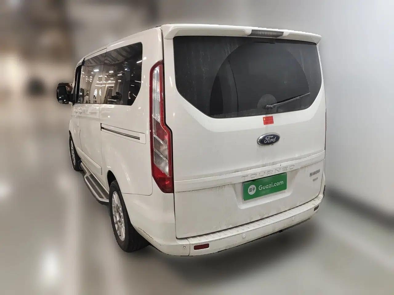 Ford Tourneo Custom 2017 2.0T Automatic Elite Edition — миниатюра 4