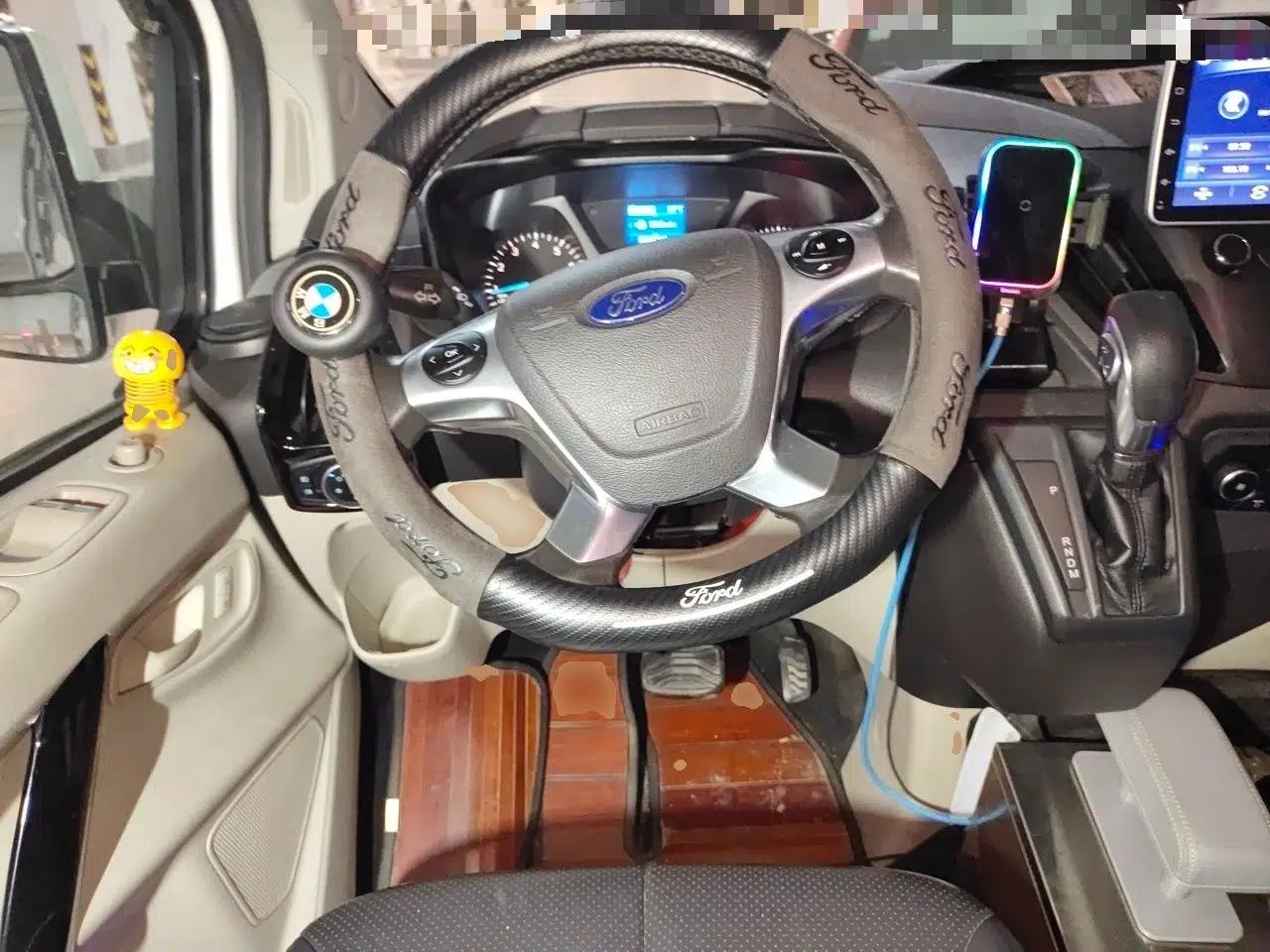 Ford Tourneo Custom 2017 2.0T Automatic Elite Edition — миниатюра 10