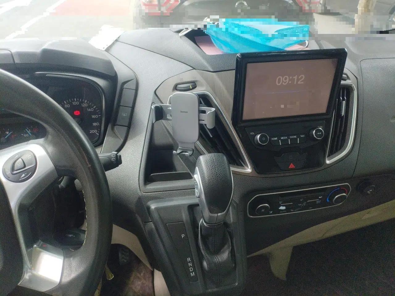 Ford Tourneo Custom 2017 2.0T Automatic Elite Version — миниатюра 13