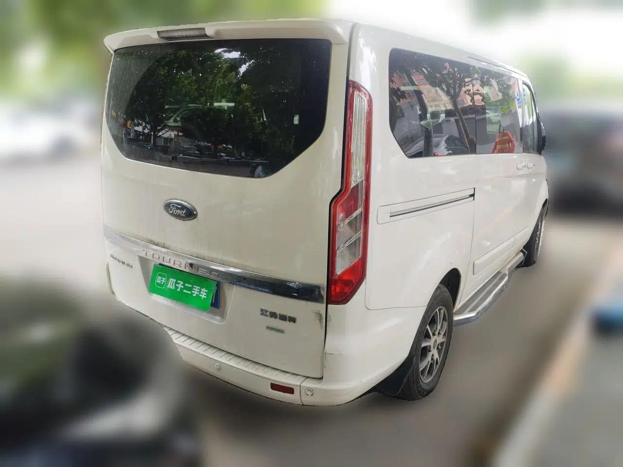 Ford Tourneo Custom 2017 2.0T Automatic Elite Version — миниатюра 6