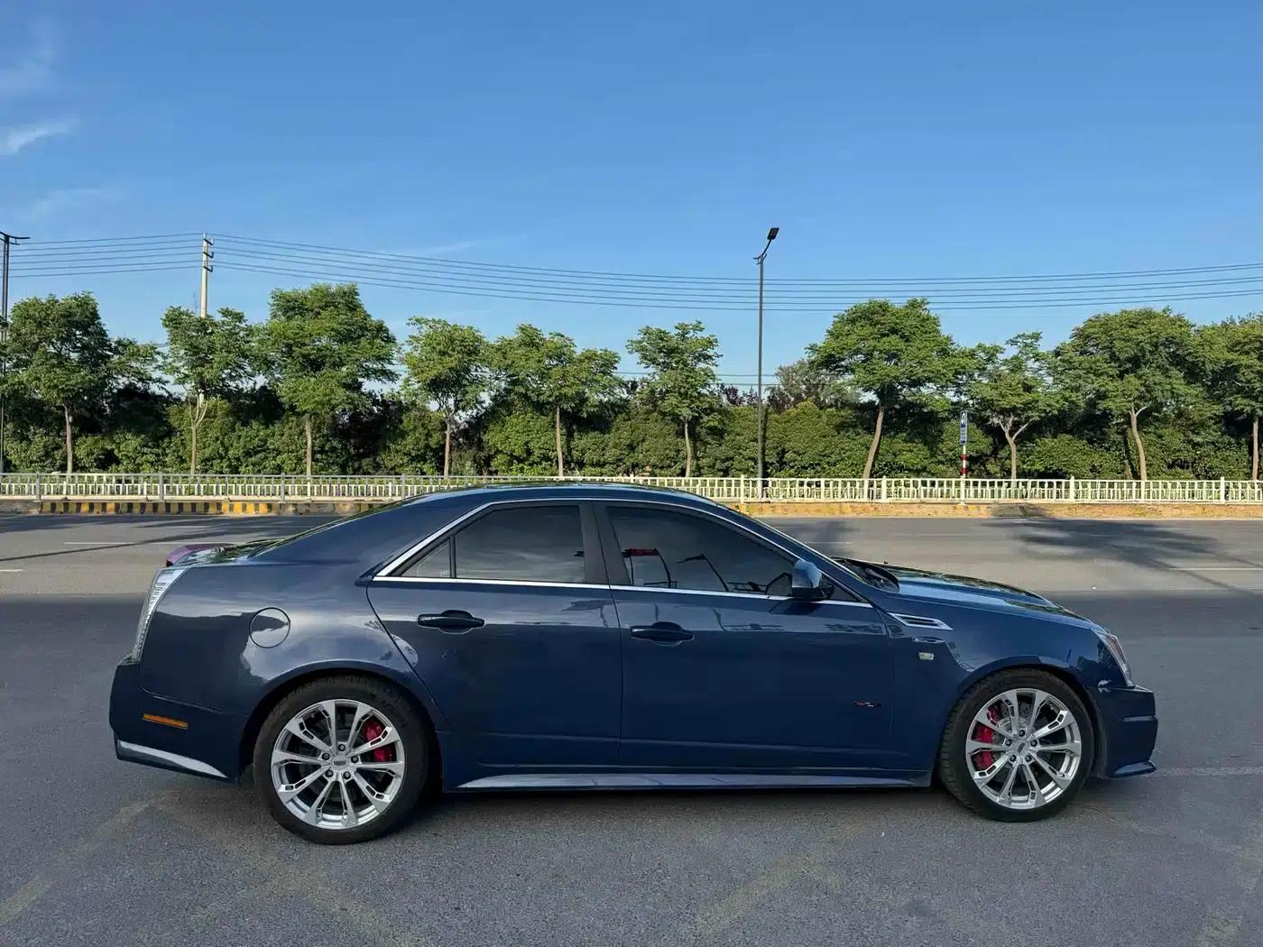 Imported Cadillac CTS 2009 model 6.2L CTS-V — миниатюра 6