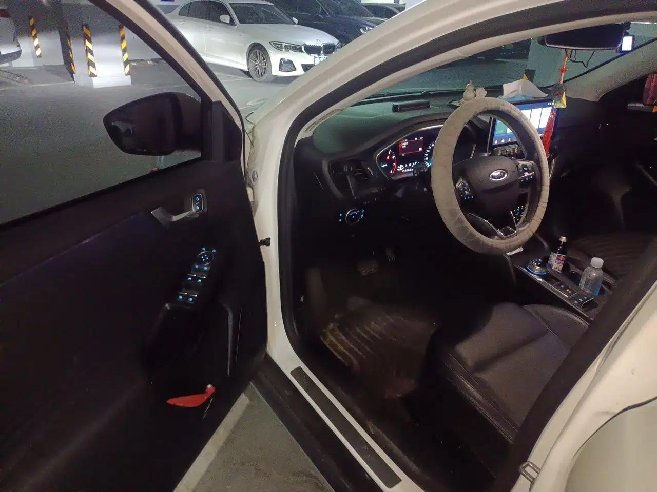 Ford Focus Active 2020 EcoBoost 180 Automatic Titanium Edition — миниатюра 16