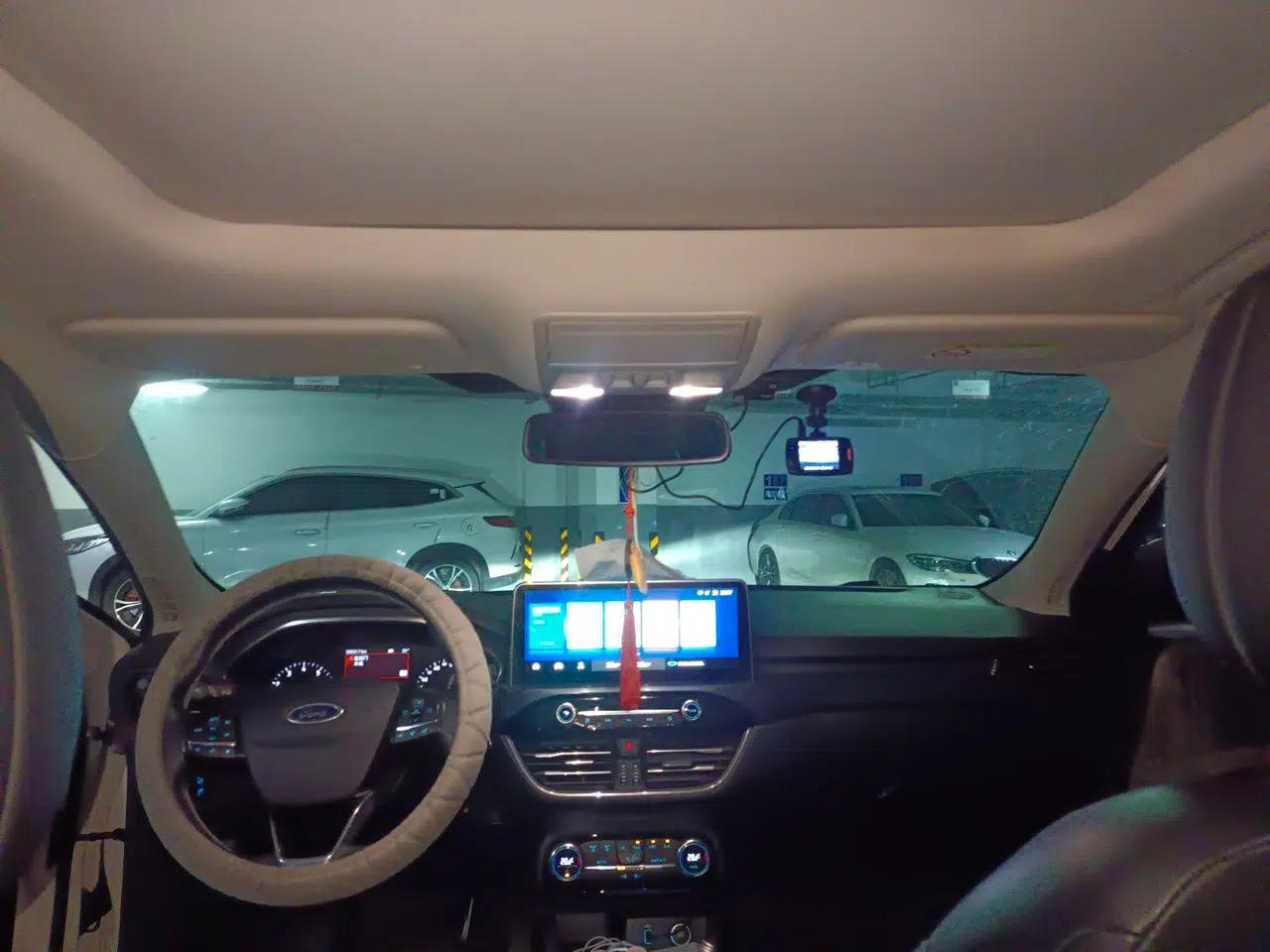 Ford Focus Active 2020 EcoBoost 180 Automatic Titanium Edition — миниатюра 18