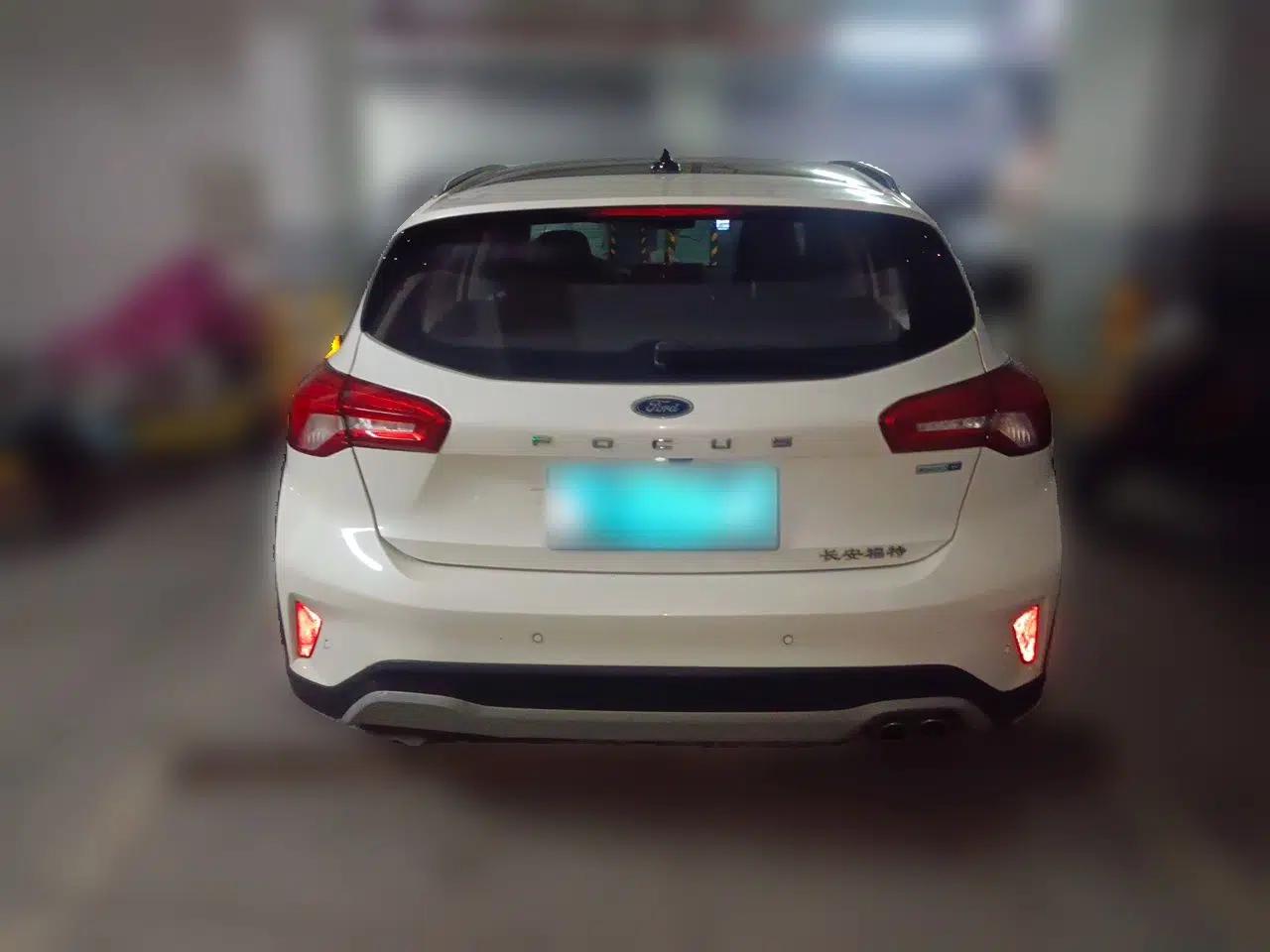 Ford Focus Active 2020 EcoBoost 180 Automatic Titanium Edition — миниатюра 5