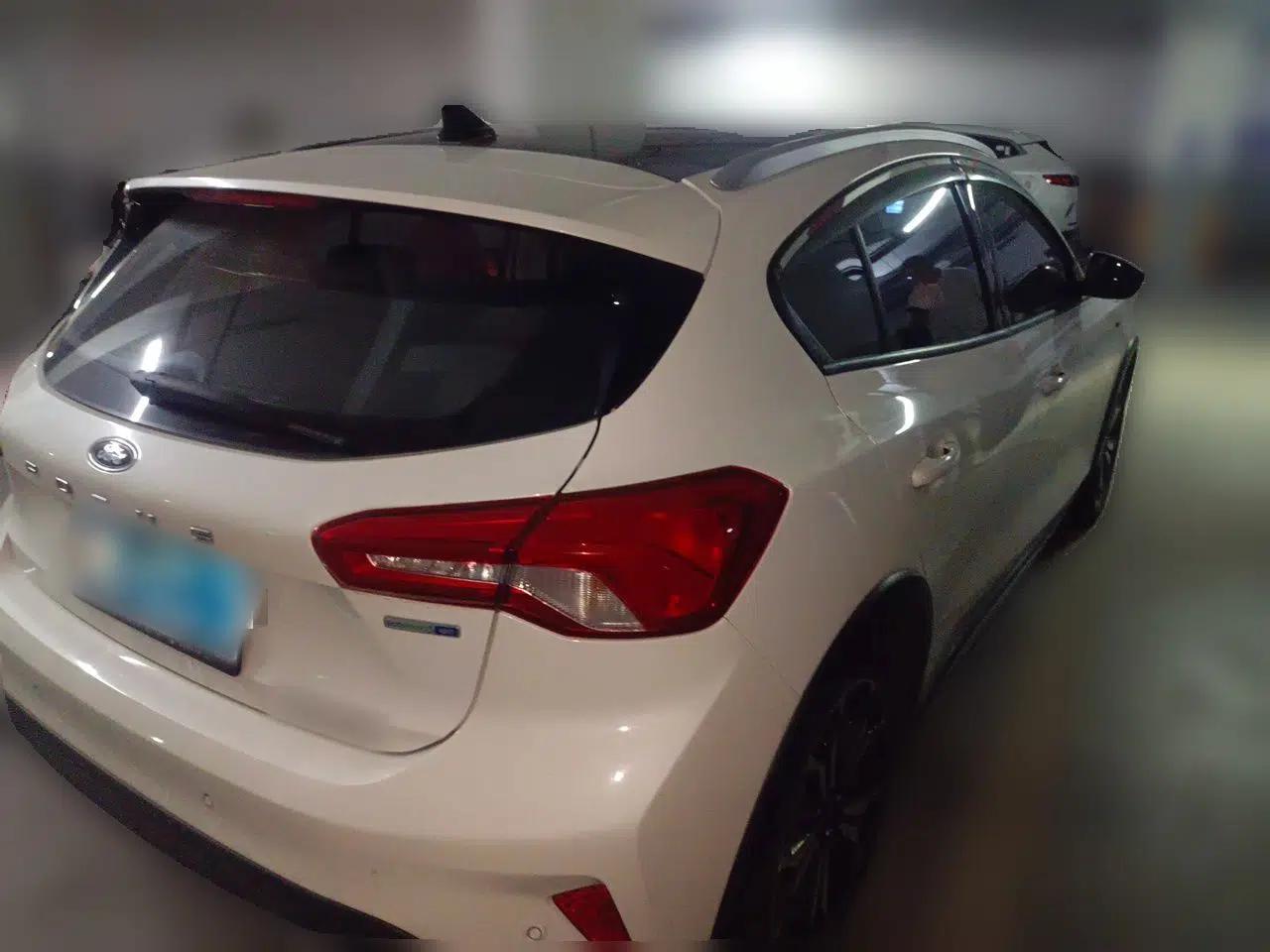 Ford Focus Active 2020 EcoBoost 180 Automatic Titanium Edition — миниатюра 6