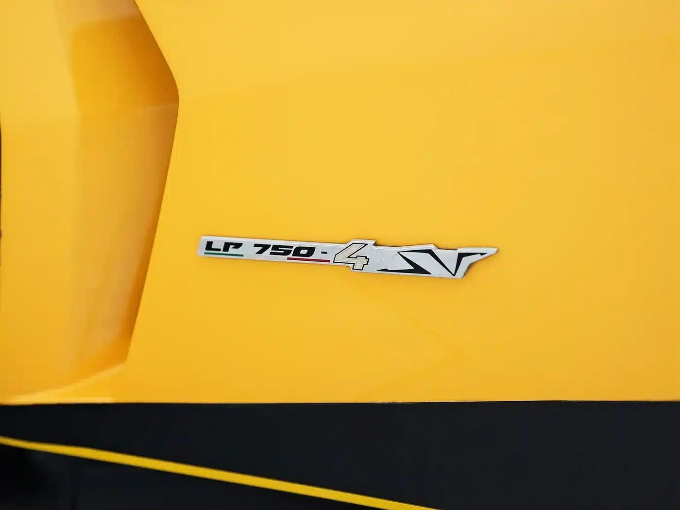 2015 Aventador LP 750-4 Superveloce — миниатюра 17