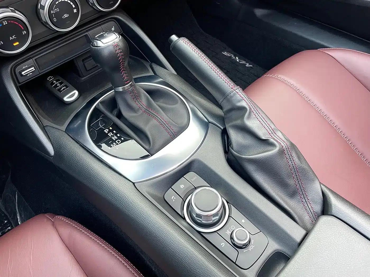 Mazda MX-5 2018 2.0L RF Pearl White — миниатюра 9