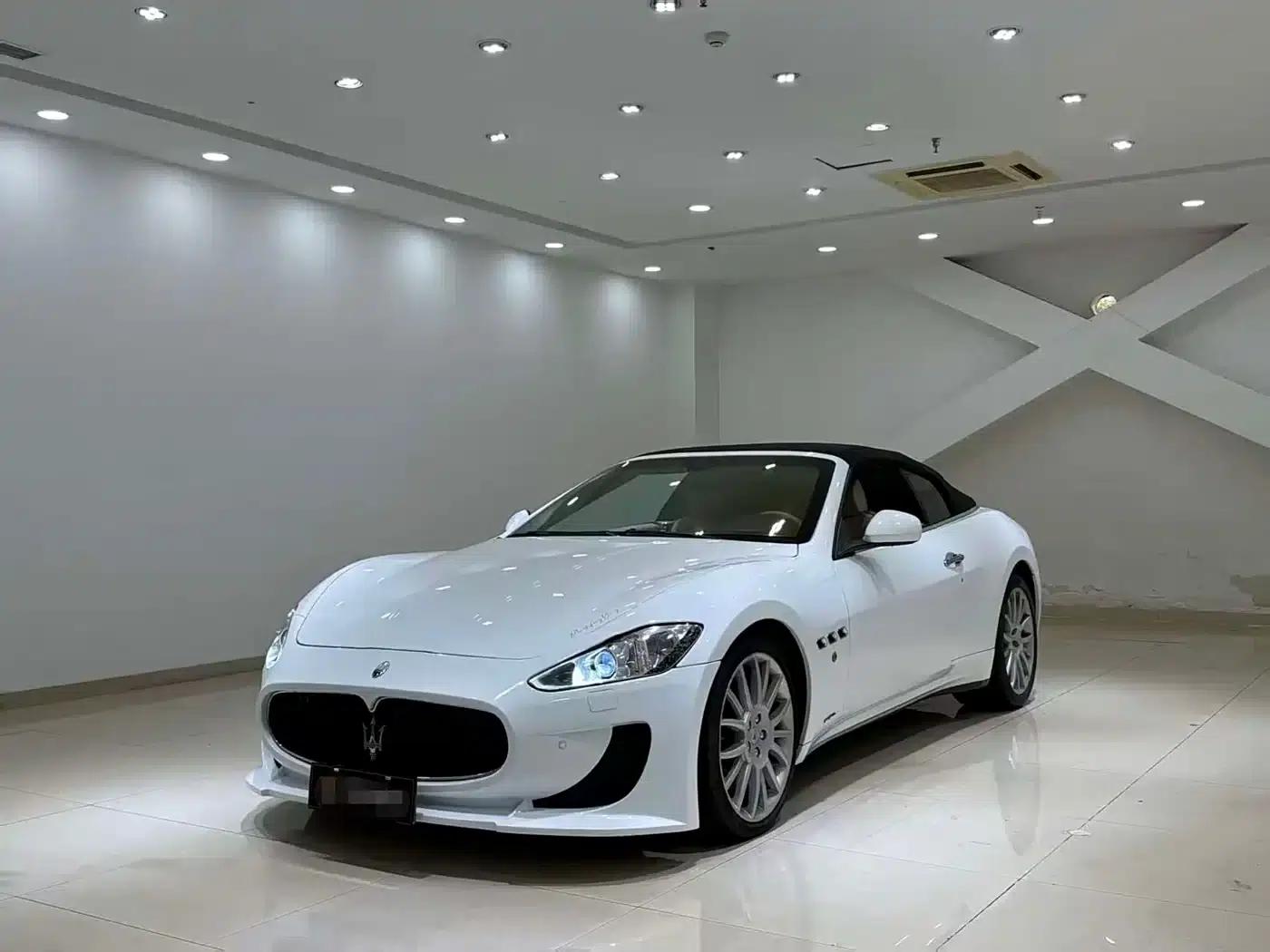 GranCabrio 2010 4.7L Automatic — миниатюра 4
