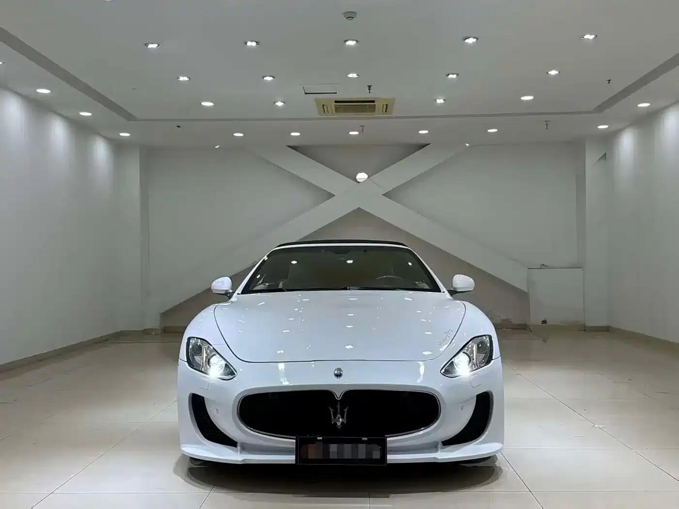 GranCabrio 2010 4.7L Automatic — миниатюра 5