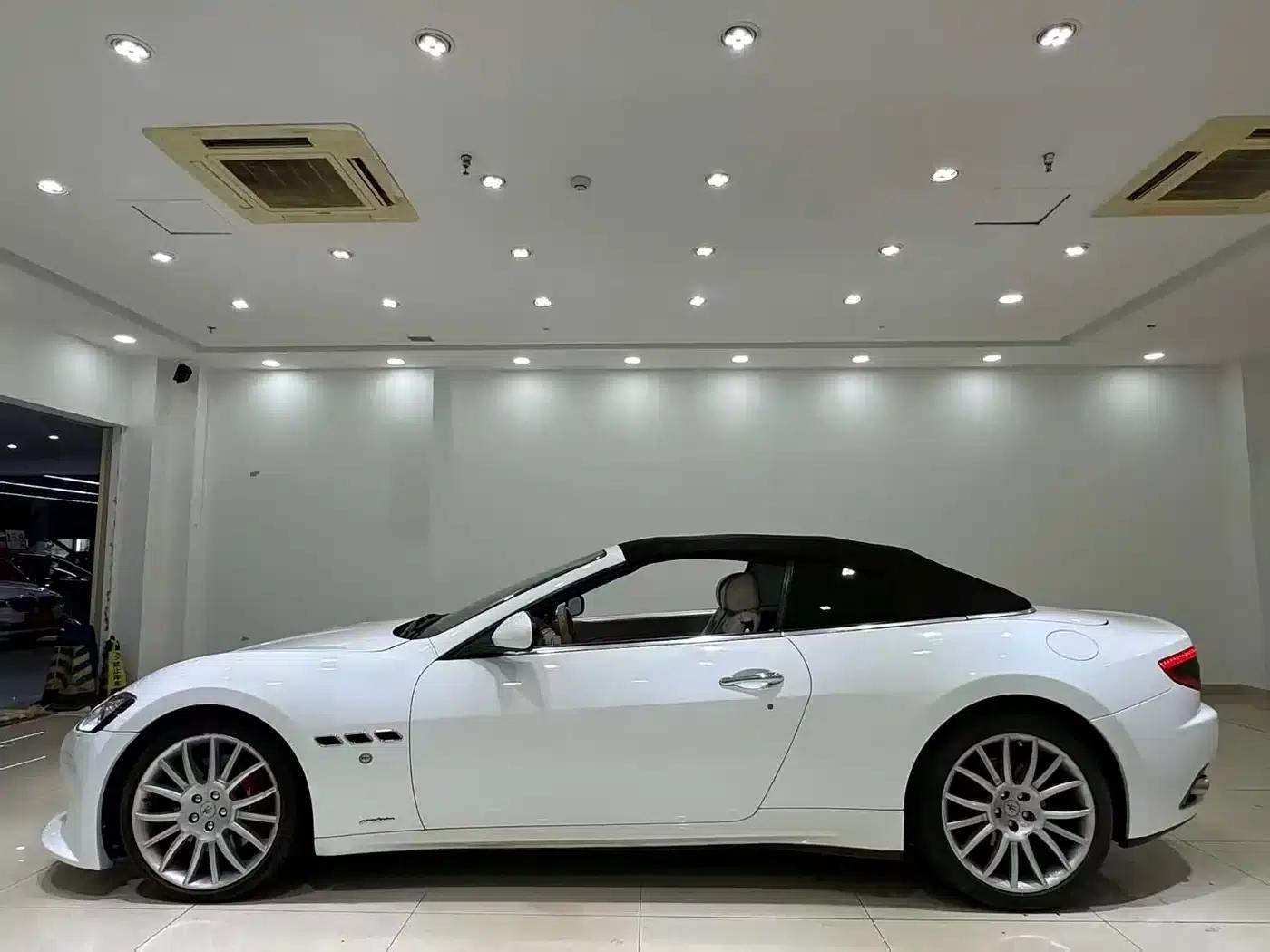 GranCabrio 2010 4.7L Automatic — миниатюра 6