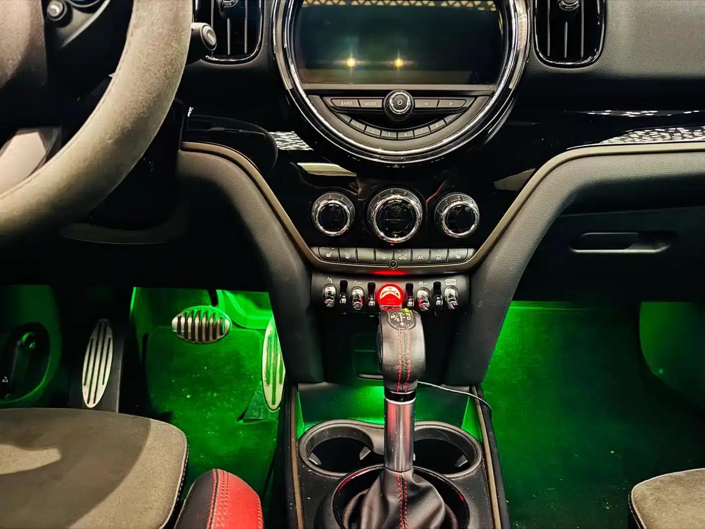 MINI JCW COUNTRYMAN 2018 2.0T JOHN COOPER WORKS ALL-IN — миниатюра 13