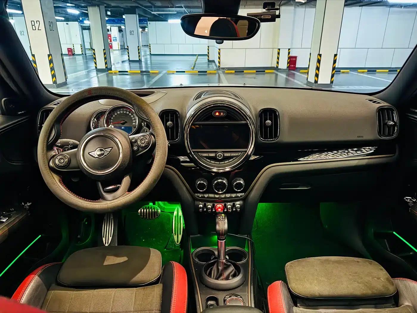 MINI JCW COUNTRYMAN 2018 2.0T JOHN COOPER WORKS ALL-IN — миниатюра 10