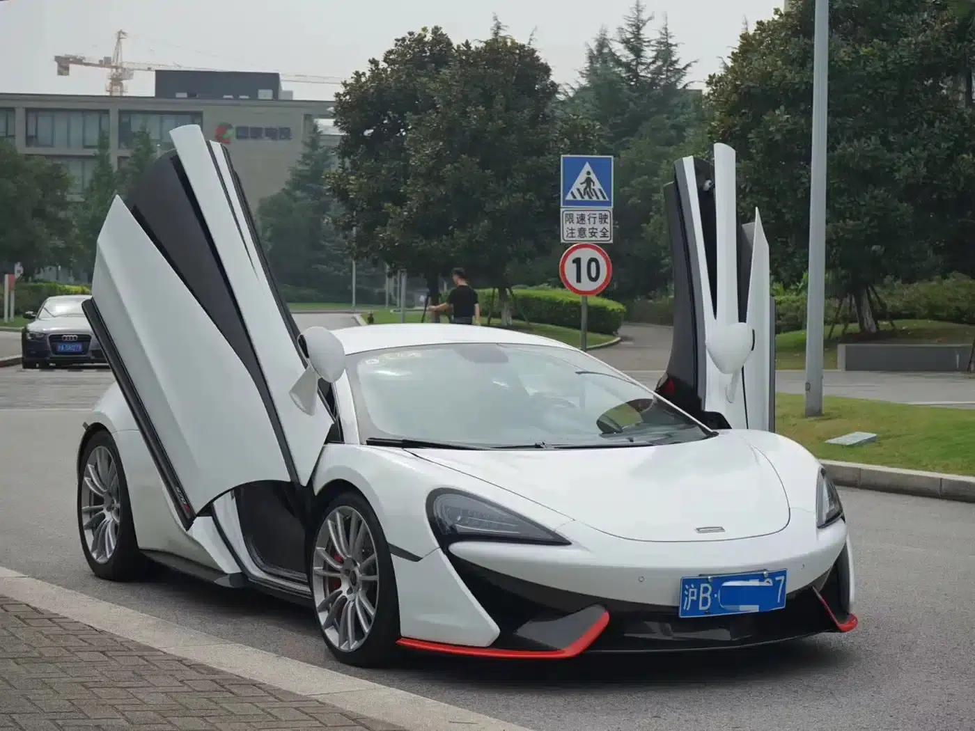 McLaren 570 2015 570S 3.8T Coupe — миниатюра 4